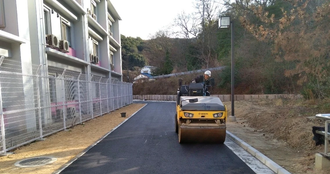 舗装工事の設備・施工写真 2